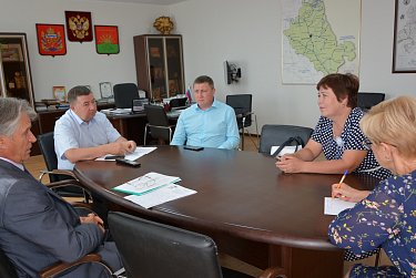 Вопросы социального плана на первом месте